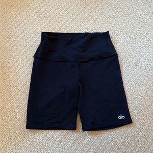 ALO Yoga Women's Black Bike Shorts